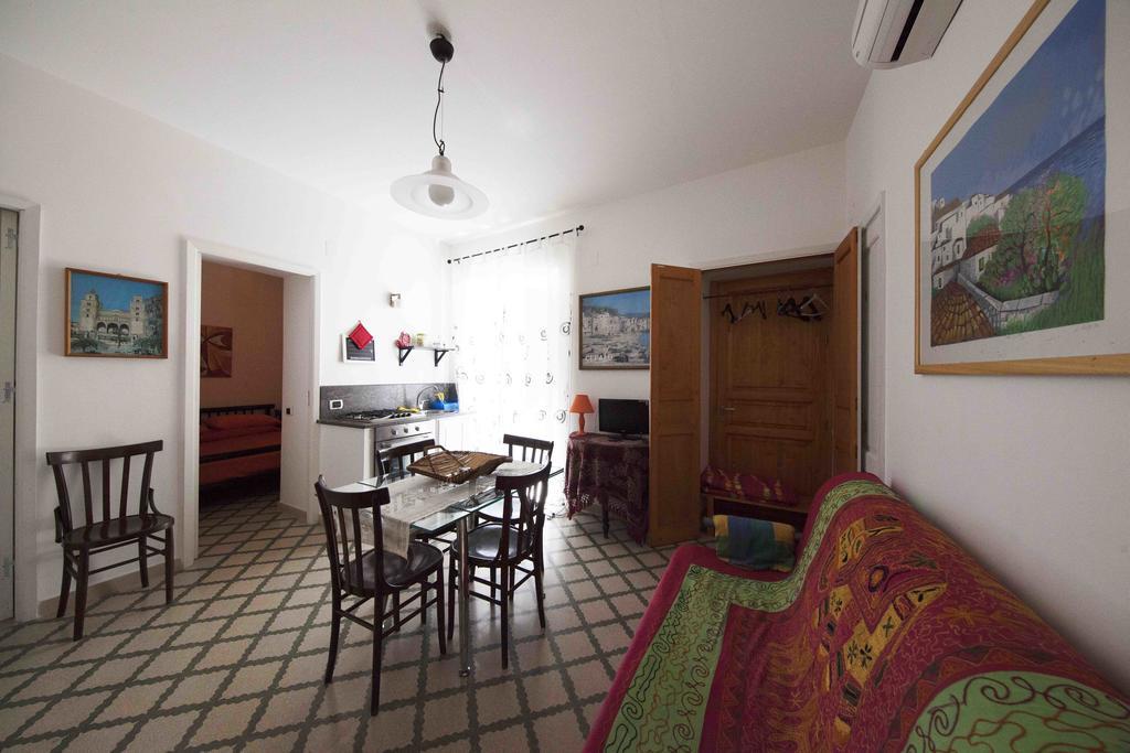 Gioeni 23 Apartment Cefalu Ruang foto