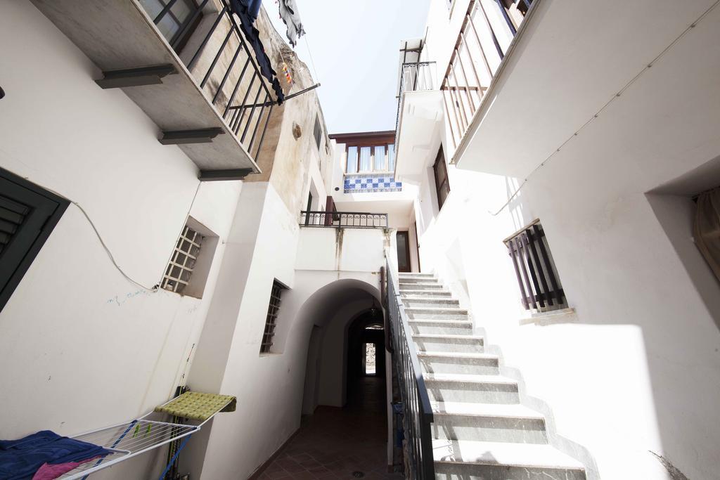 Gioeni 23 Apartment Cefalu Ruang foto